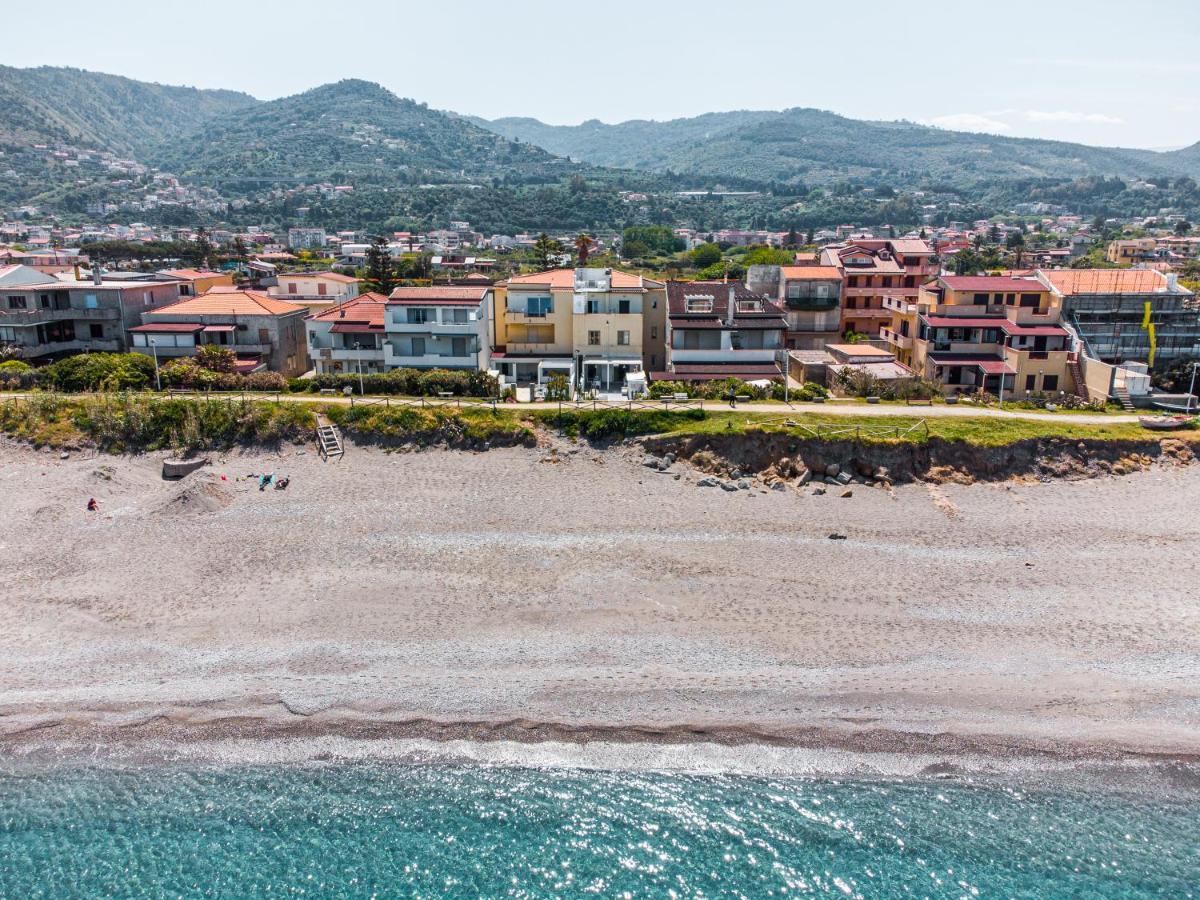 Capo dʼOrlando B&B Il Capitano المظهر الخارجي الصورة